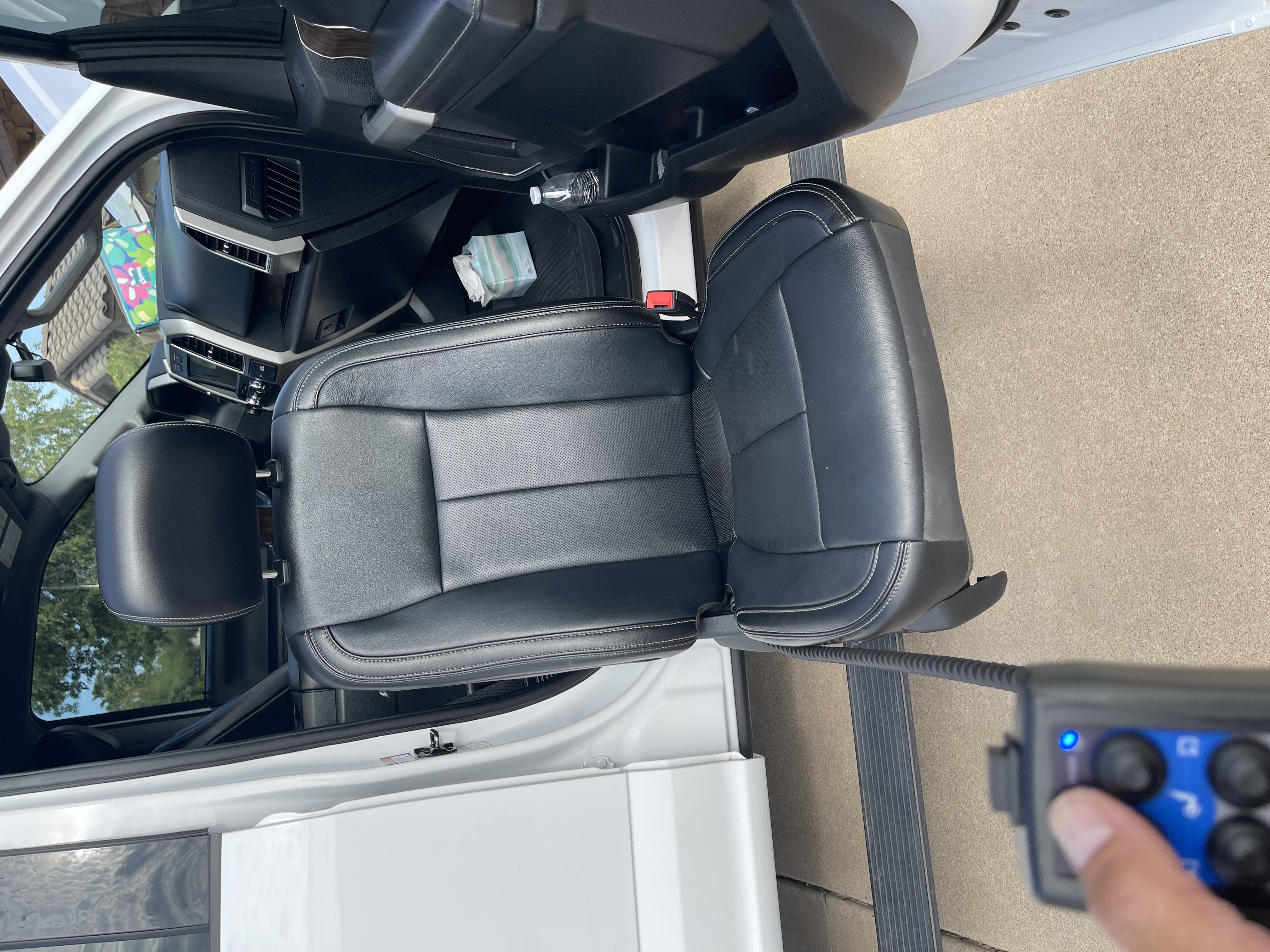 Used 2019 Ford F150 Lariat w/ Trailer Tow Package AWD/4WD image 9
