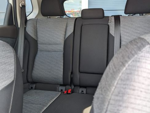 Used 2021 Nissan Rogue SV image 13