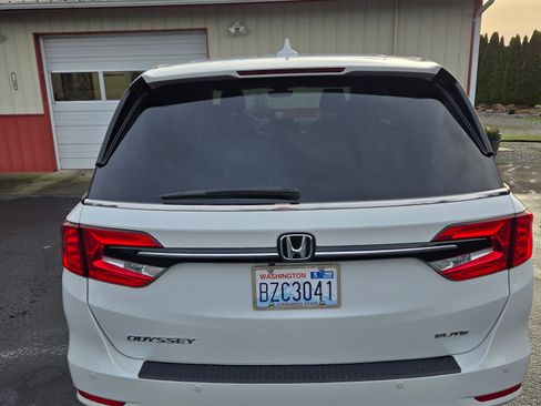 Used 2022 Honda Odyssey Elite image 8