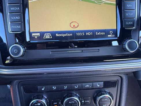 Used 2014 Volkswagen Beetle 1.8T FWD image 25