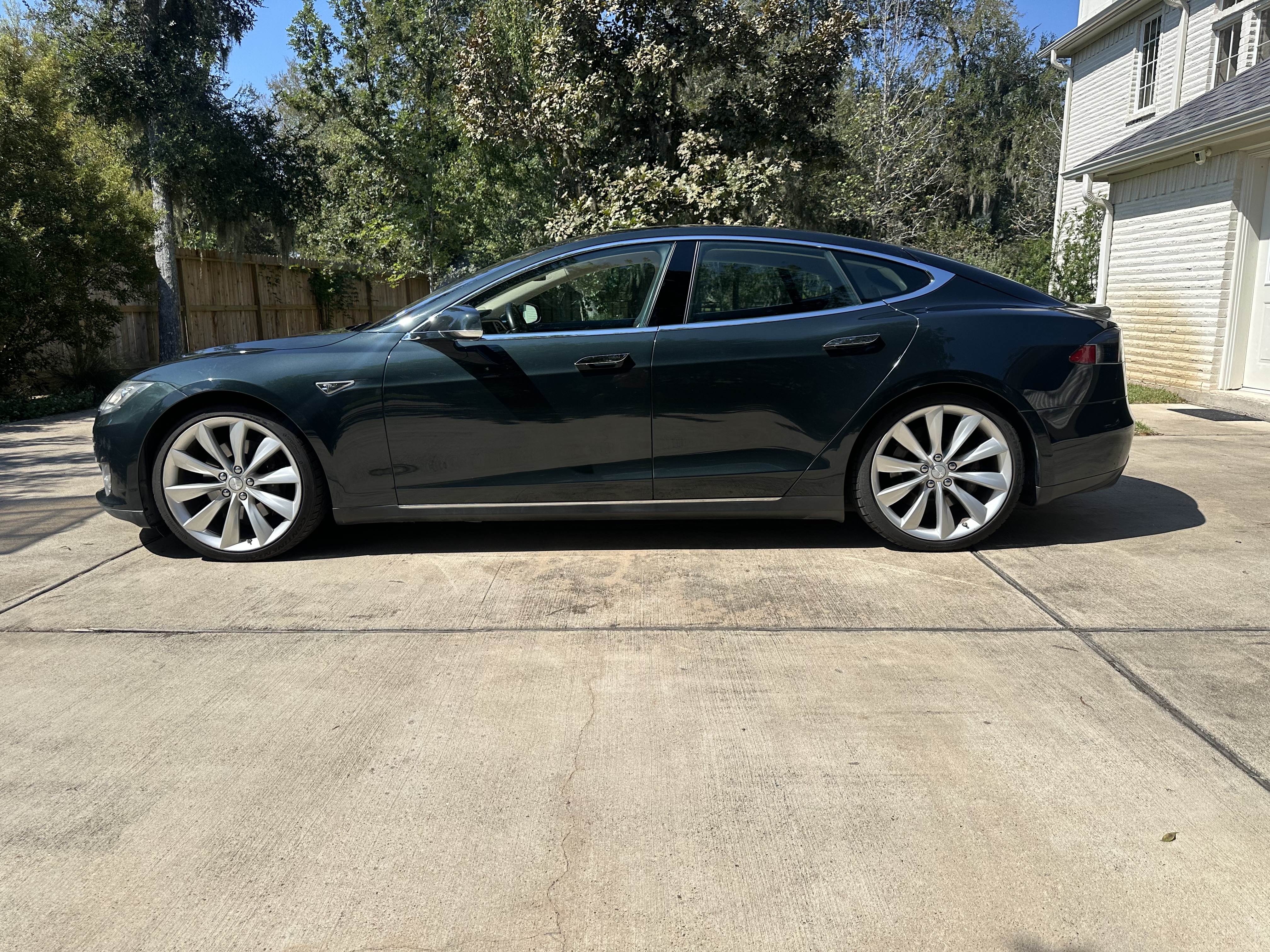 Used 2012 Tesla Model S RWD image 2