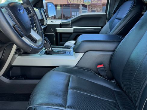 Used 2018 Ford F150 Lariat w/ Equipment Group 502A Luxury AWD/4WD image 8