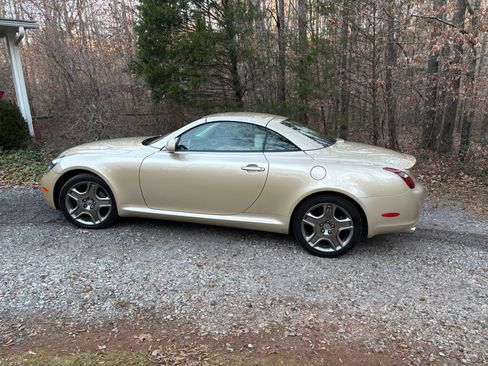 Used 2007 Lexus SC 430 Convertible image 2