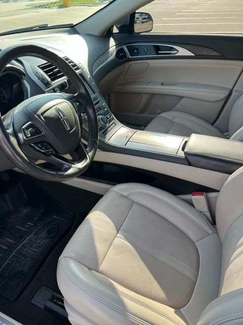 Used 2020 Lincoln MKZ Reserve w/ Elements Package AWD/4WD image 10