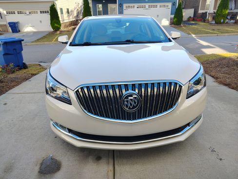 Used 2014 Buick LaCrosse Leather image 2