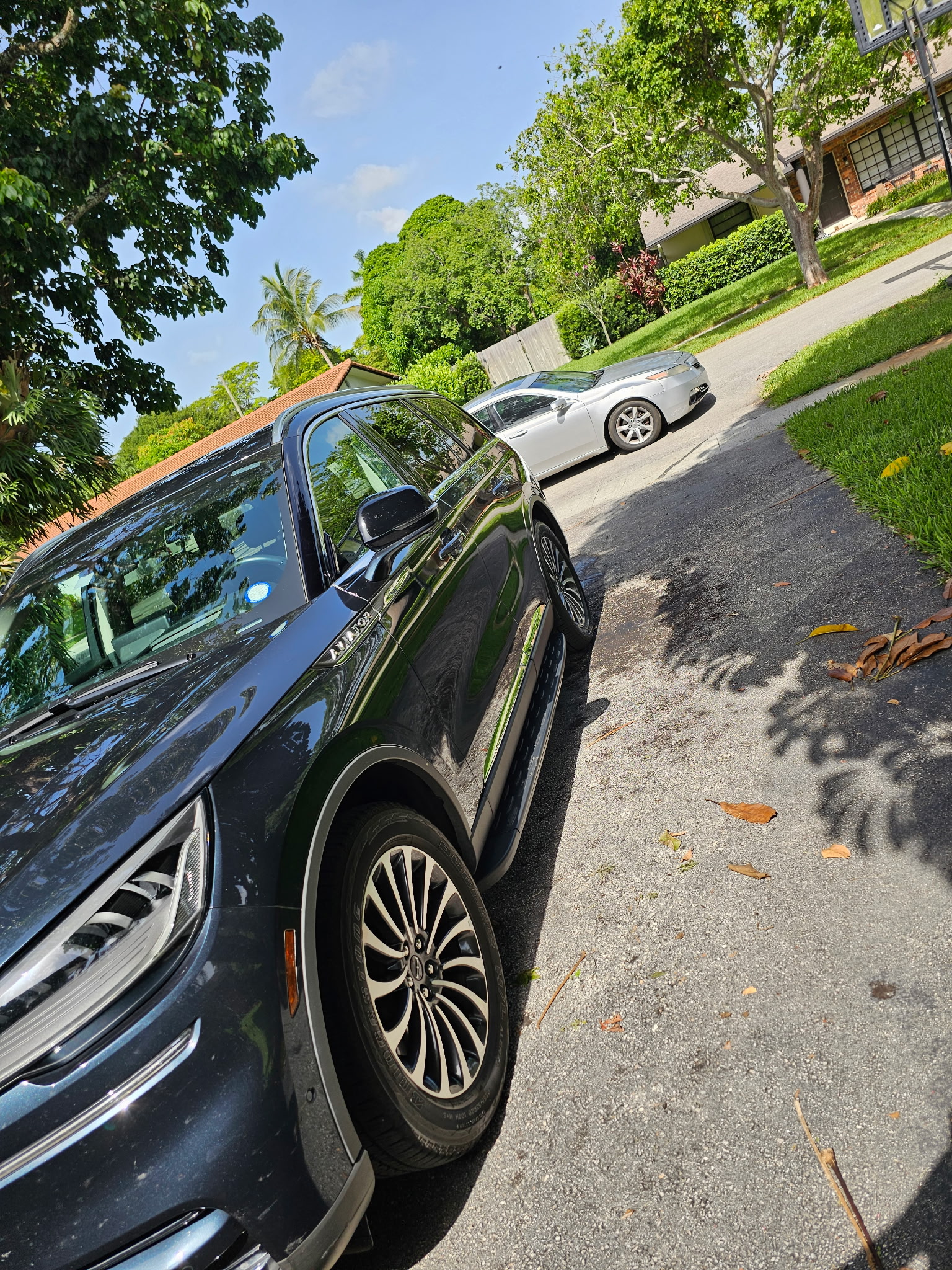 Used 2023 Lincoln Aviator Reserve w/ Equipment Group 201A RWD image 4