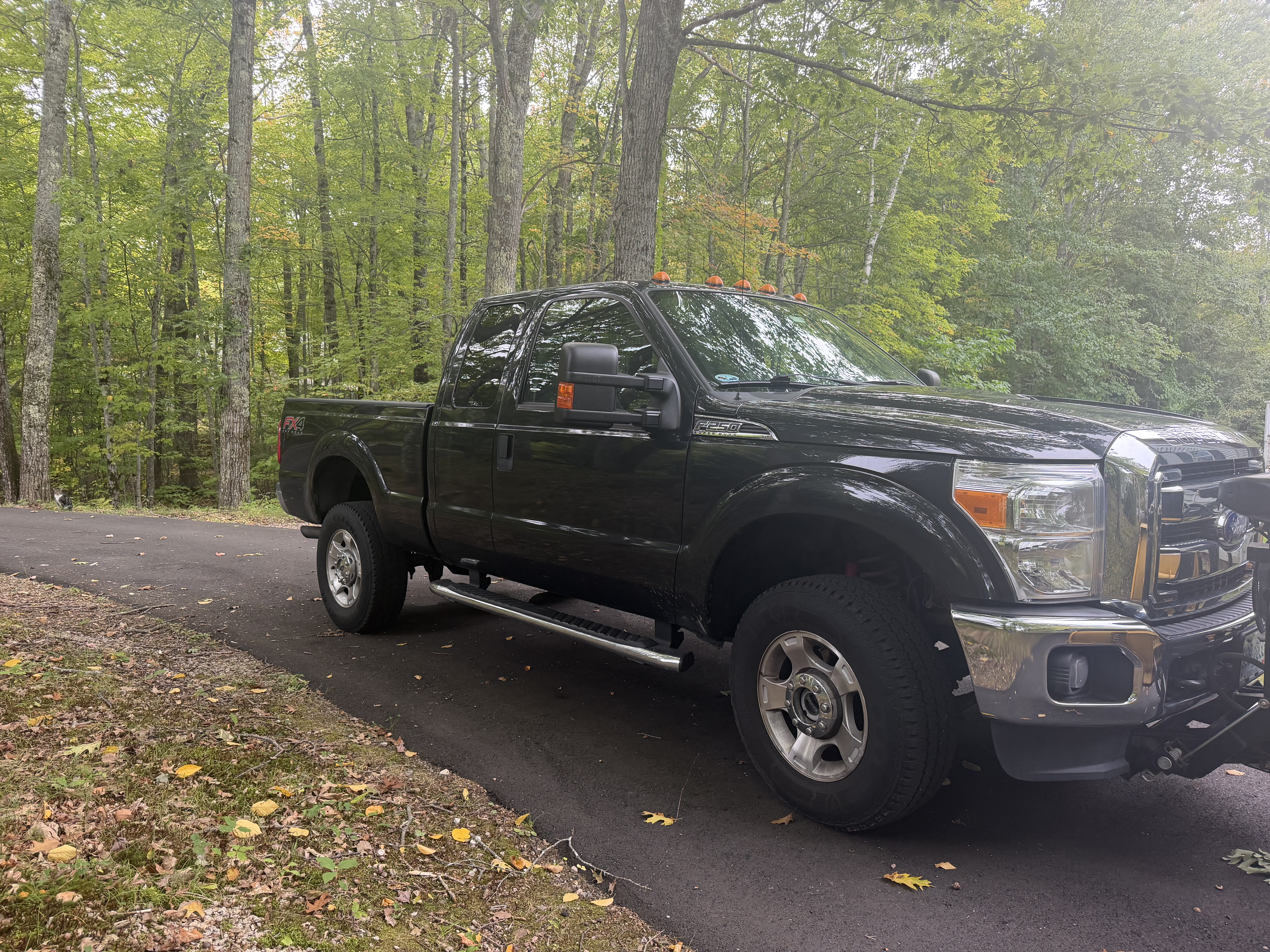 Used 2015 Ford F250 XLT w/ XLT Value Package AWD/4WD image 2