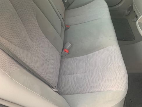 Used 2011 Toyota Camry LE image 6