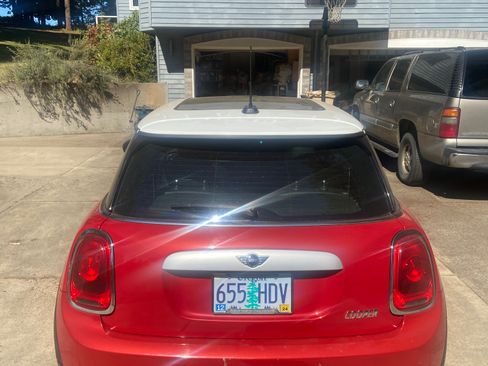 Used 2015 MINI Cooper 2-Door Hardtop image 6