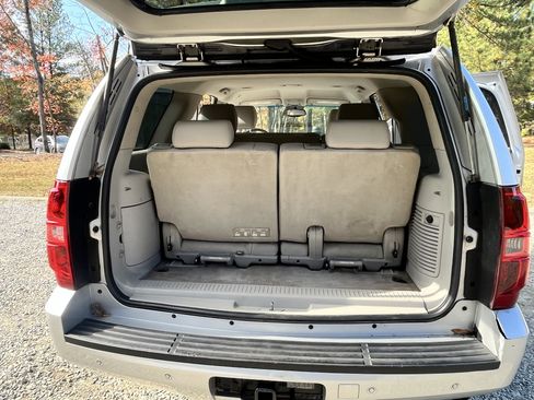 Used 2011 Chevrolet Tahoe LT image 13