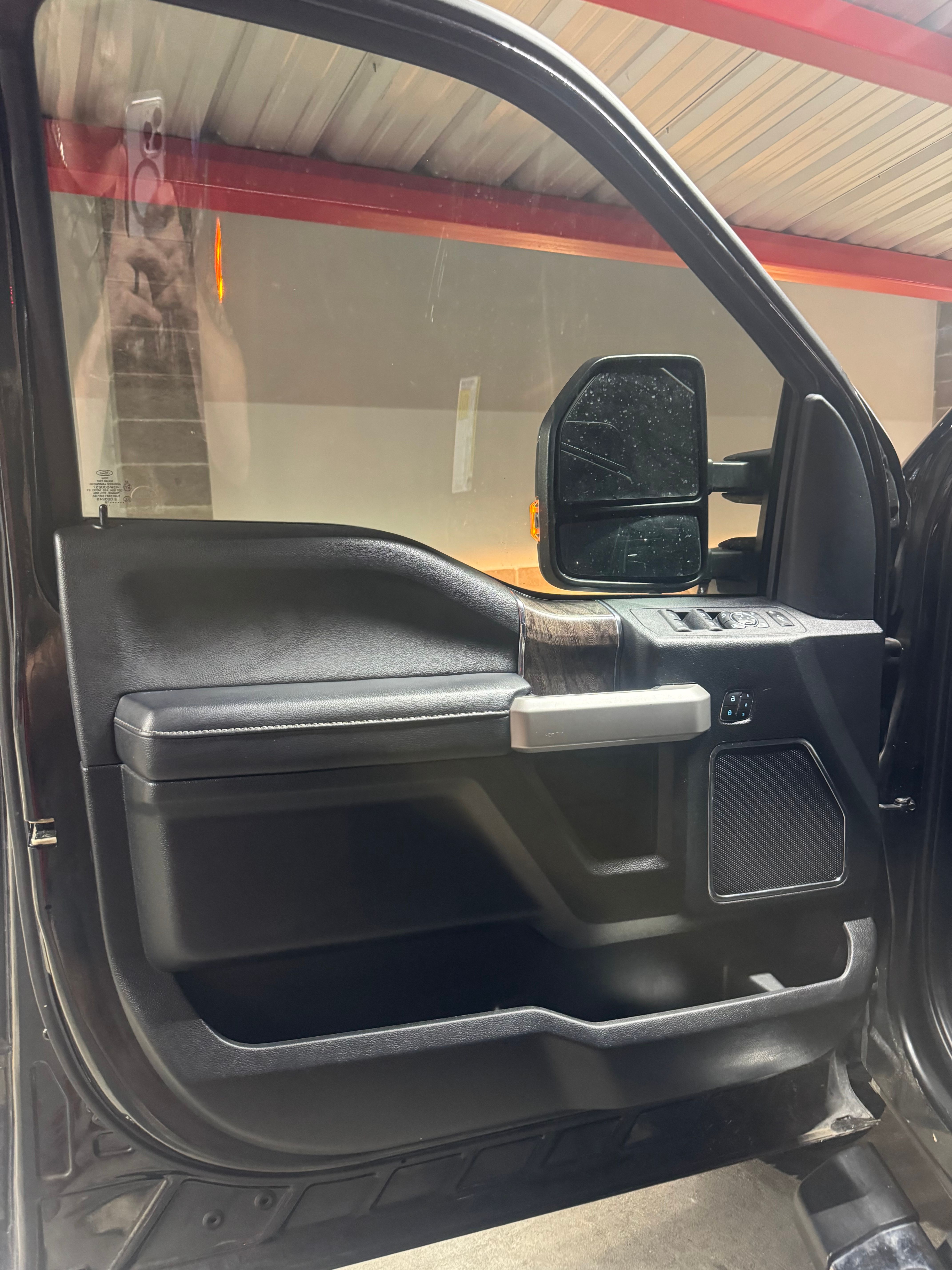 Used 2019 Ford F250 Lariat w/ Lariat Value Package AWD/4WD image 5