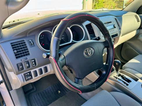 Used 2006 Toyota Tacoma PreRunner image 15