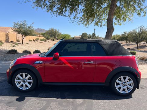 Used 2013 MINI Cooper S image 2