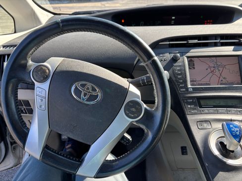 Used 2010 Toyota Prius Five image 5