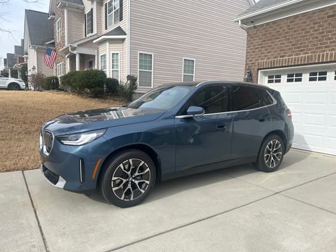 Used 2026 BMW X3 xDrive30 w/ Premium Package image 2