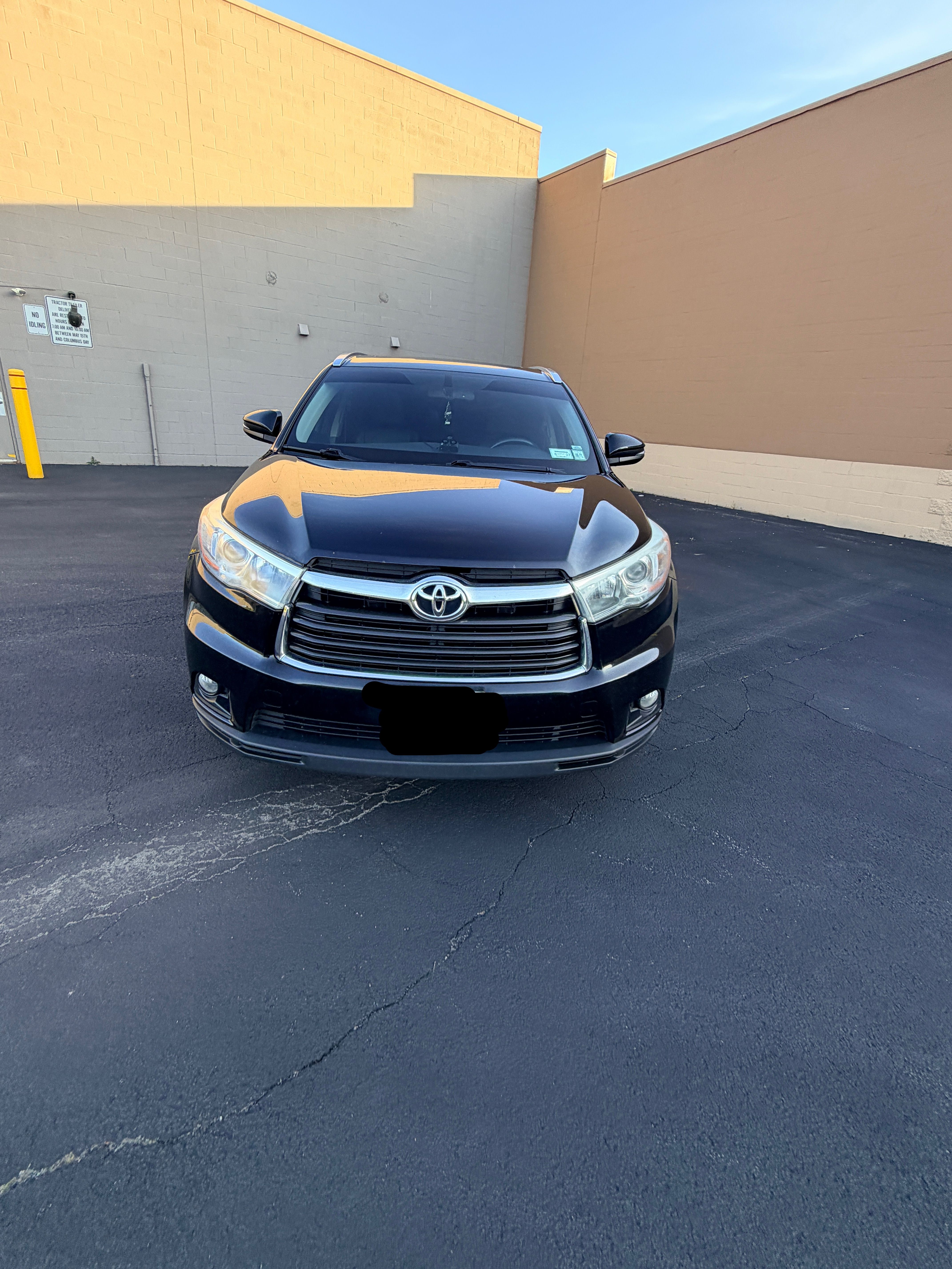 Used 2015 Toyota Highlander XLE AWD/4WD image 1