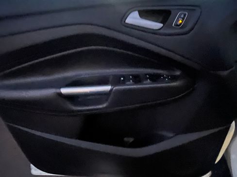 Used 2018 Ford Escape SE image 5