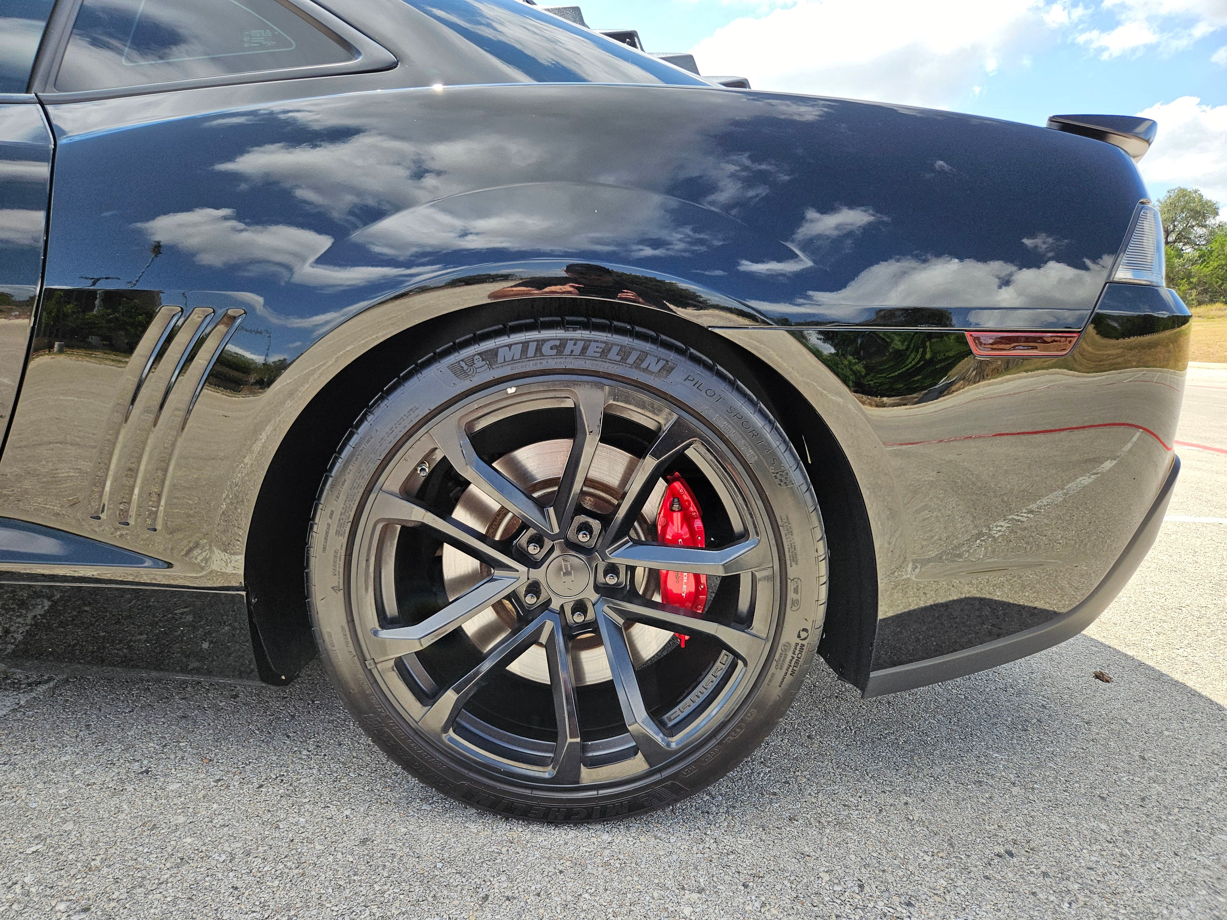 Used 2014 Chevrolet Camaro SS w/ SS Performance Package RWD image 16