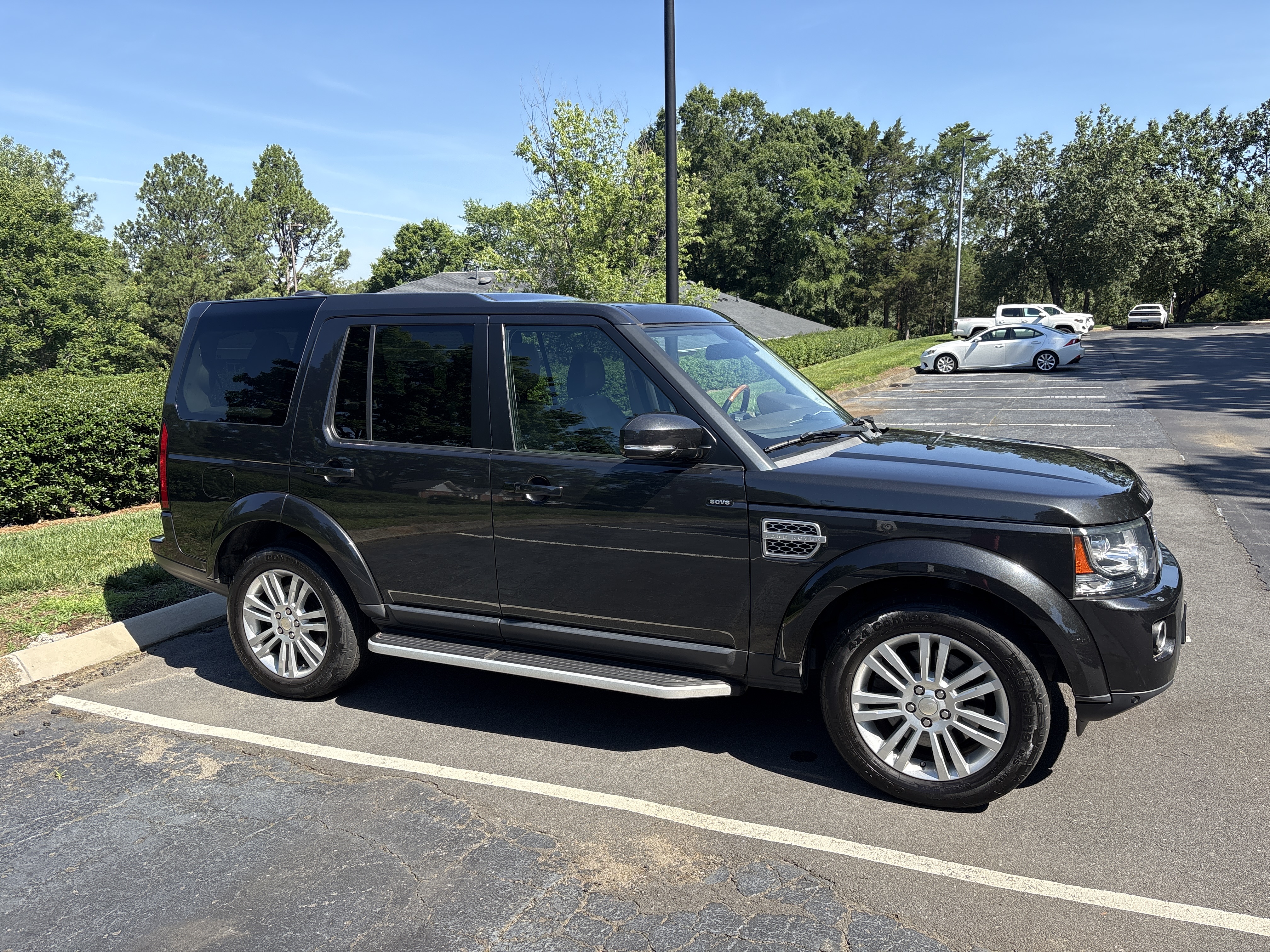 Used 2015 Land Rover LR4 HSE LUX AWD/4WD image 2