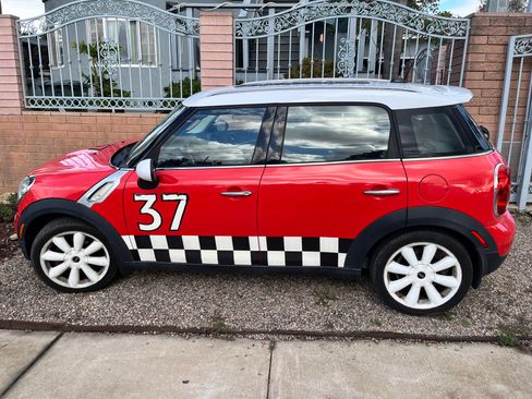 Used 2012 MINI Cooper Countryman FWD image 2