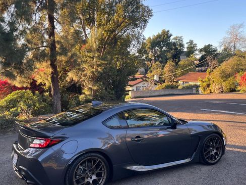 Used 2023 Toyota GR86 Premium w/ ALL Weather Mat Package (TMS) image 6