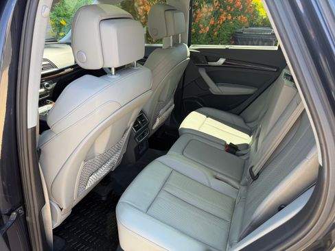Used 2018 Audi Q5 2.0T Premium Plus w/ Premium Plus Package AWD/4WD image 5