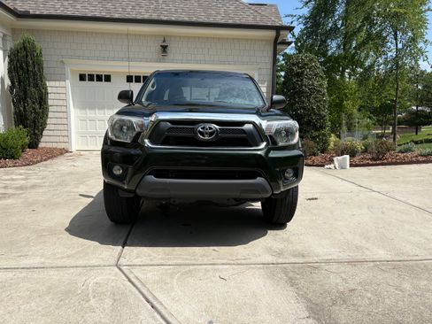 Used 2013 Toyota Tacoma 4x4 Double Cab w/ SR5 Pkg image 11