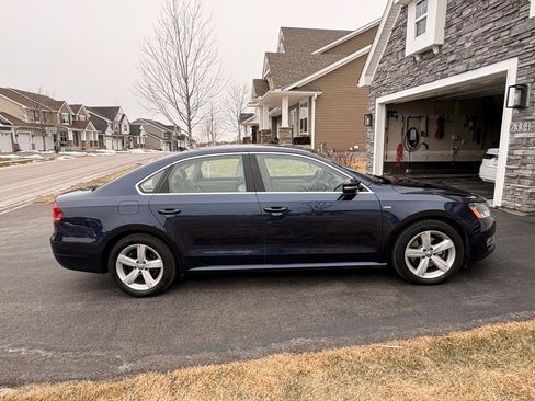 Used 2015 Volkswagen Passat 1.8T Limited Edition image 2