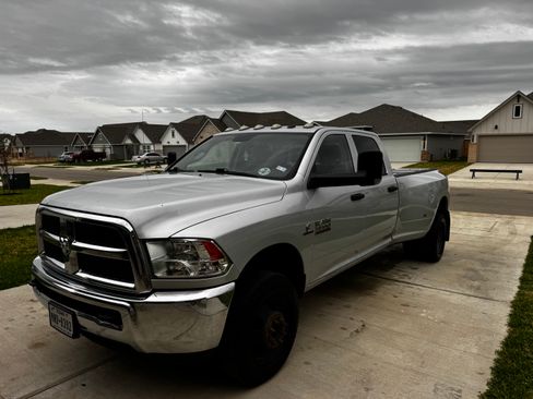 Used 2018 RAM 3500 Tradesman w/ Chrome Appearance Group AWD/4WD image 1