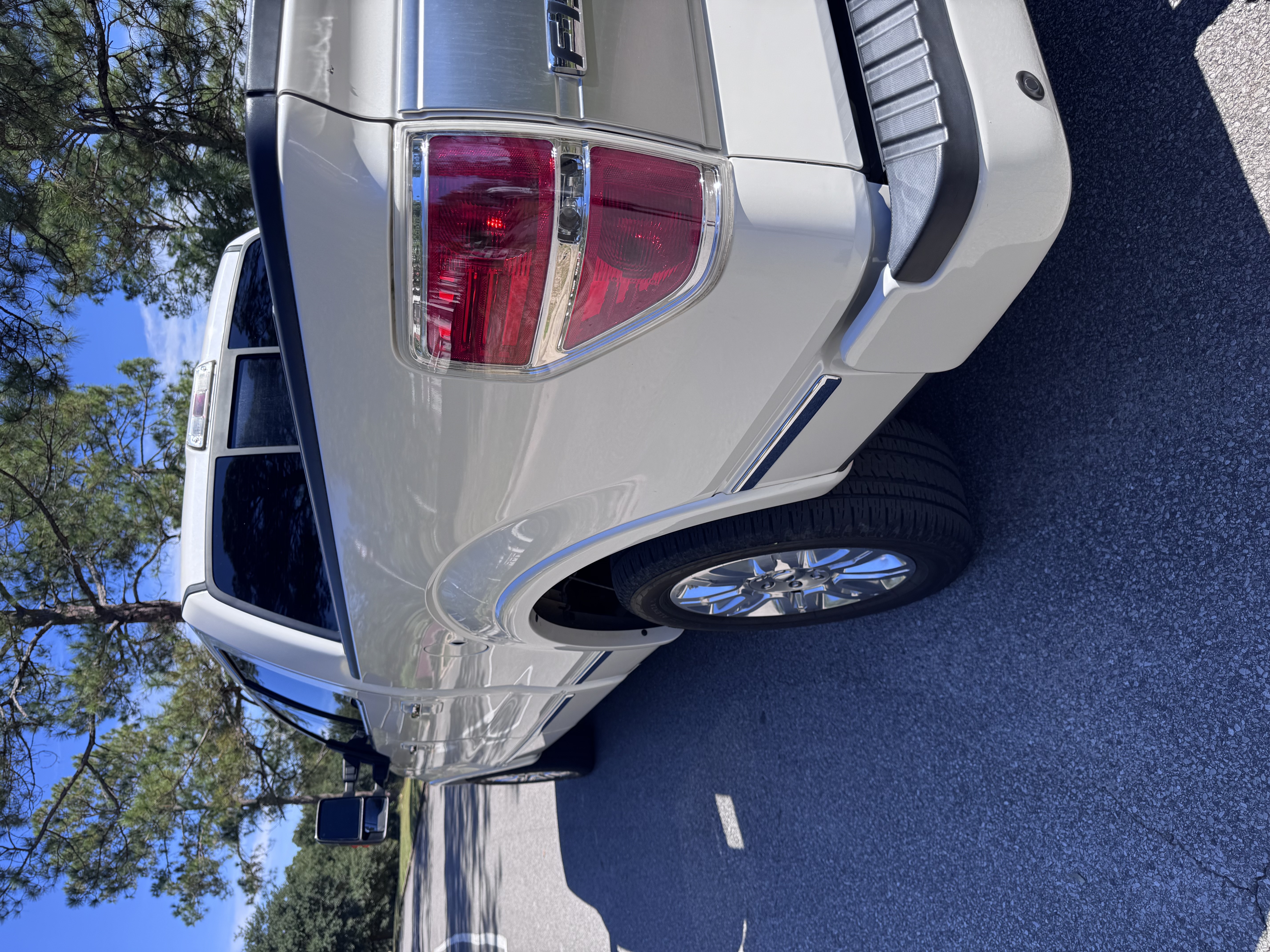 Used 2014 Ford F150 Platinum RWD image 9