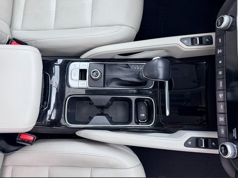 Used 2021 Kia Telluride EX image 17