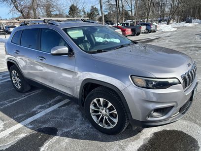 Used 2019 Jeep Cherokee Latitude Plus w/ Comfort/Convenience Group