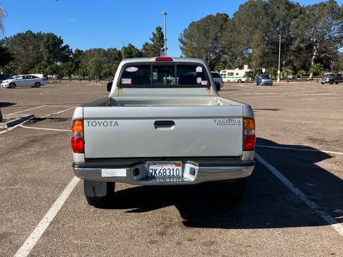 Used 2004 Toyota Tacoma PreRunner RWD image 12
