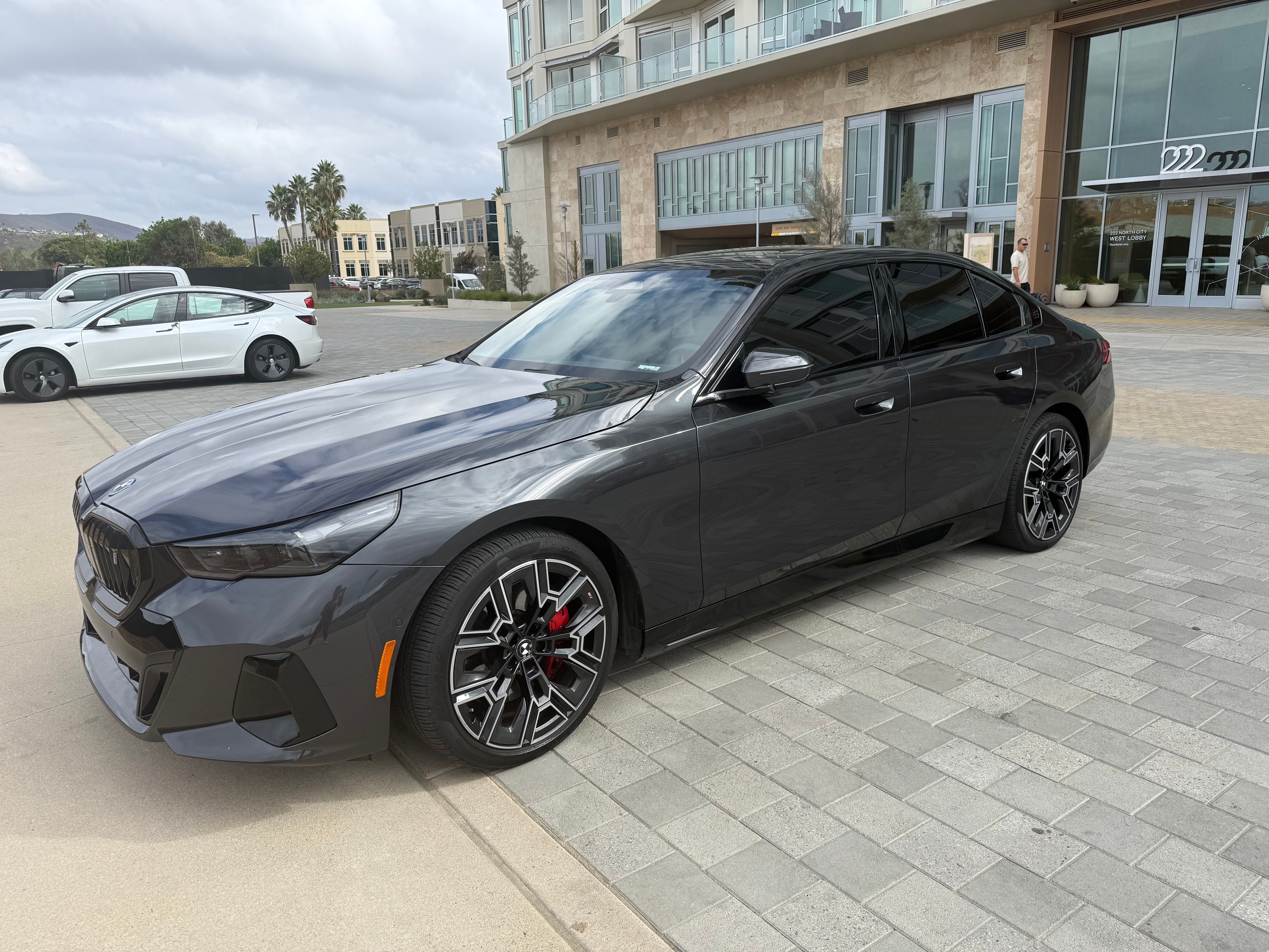 Used 2026 BMW i5 eDrive40 w/ M Sport Package RWD image 1