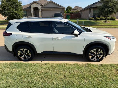 Used 2021 Nissan Rogue SV w/ Premium Package FWD image 5