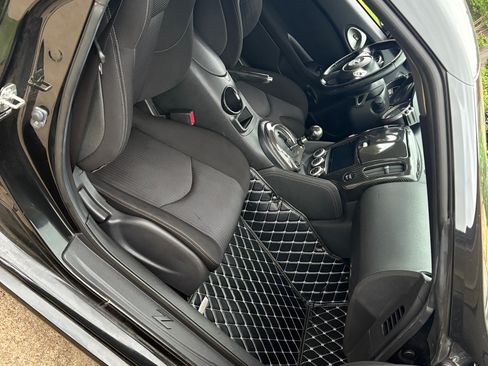 Used 2014 Nissan 370Z Coupe RWD image 9
