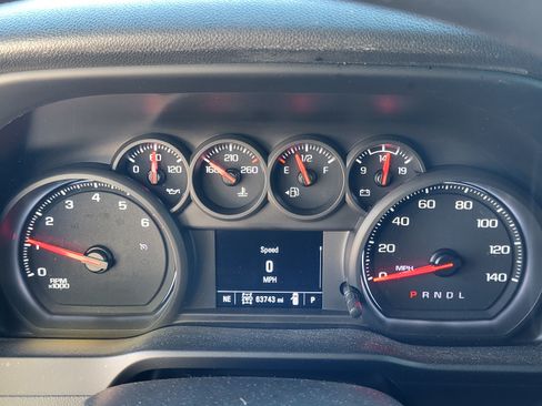 Used 2021 Chevrolet Silverado 2500 Custom w/ Custom Value Package image 8