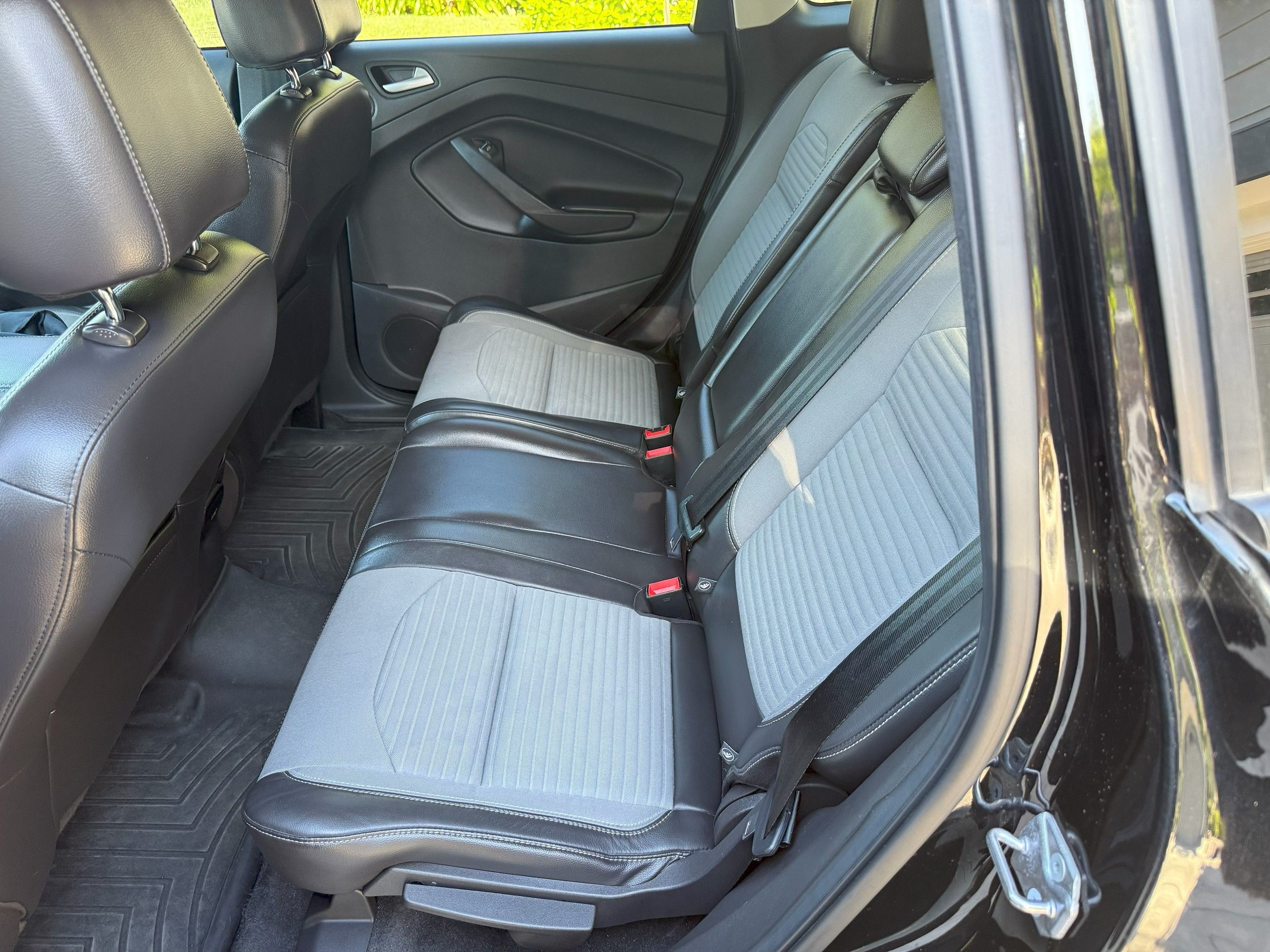 Used 2017 Ford Escape Titanium AWD/4WD image 8