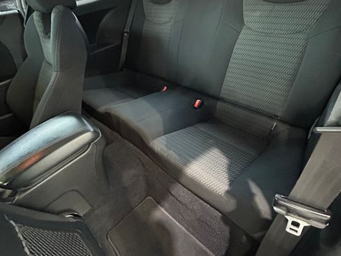 Used 2015 Hyundai Genesis 3.8 image 13