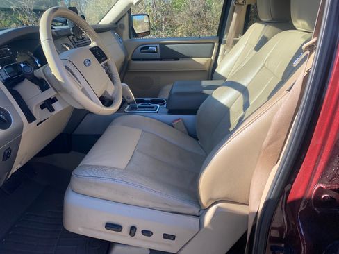 Used 2012 Ford Expedition XLT image 10