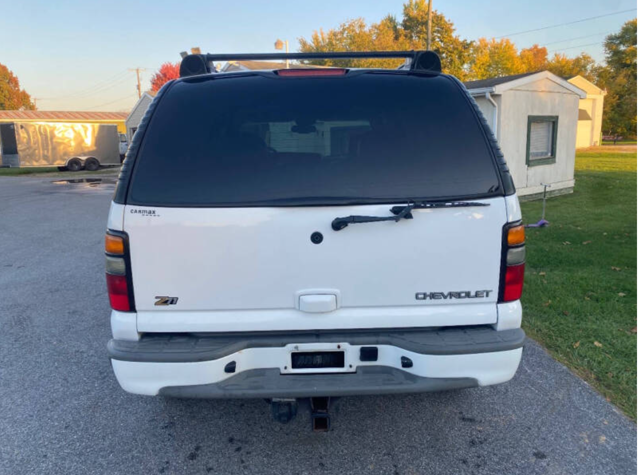 Used 2004 Chevrolet Tahoe Z71 w/ Z71 Preferred Equipment Group AWD/4WD image 2