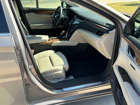 Used 2018 Cadillac XTS Premium Luxury image 19