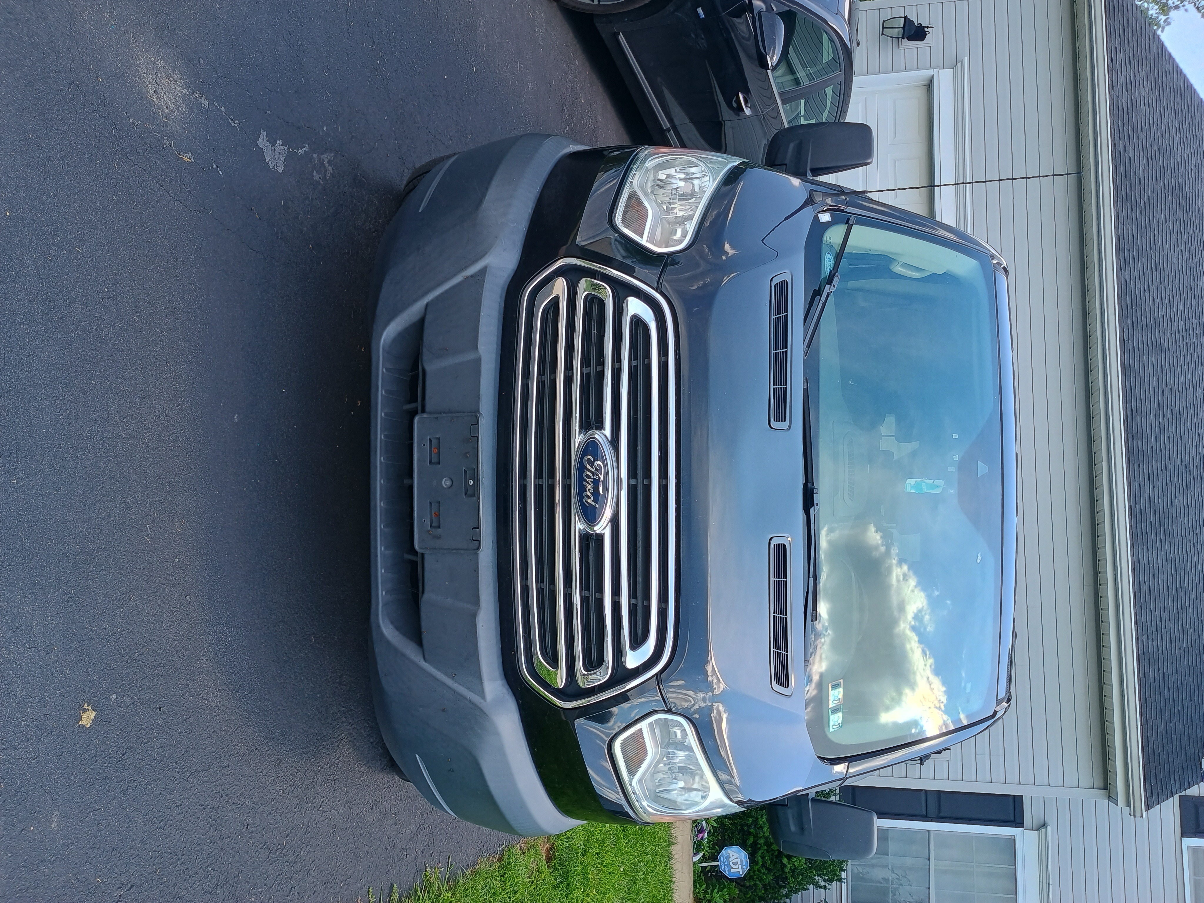 Used 2016 Ford Transit 350 XLT RWD image 2