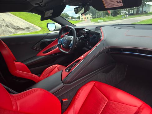 Used 2024 Chevrolet Corvette Stingray Preferred Cpe w/ Z51 Performance Package image 8