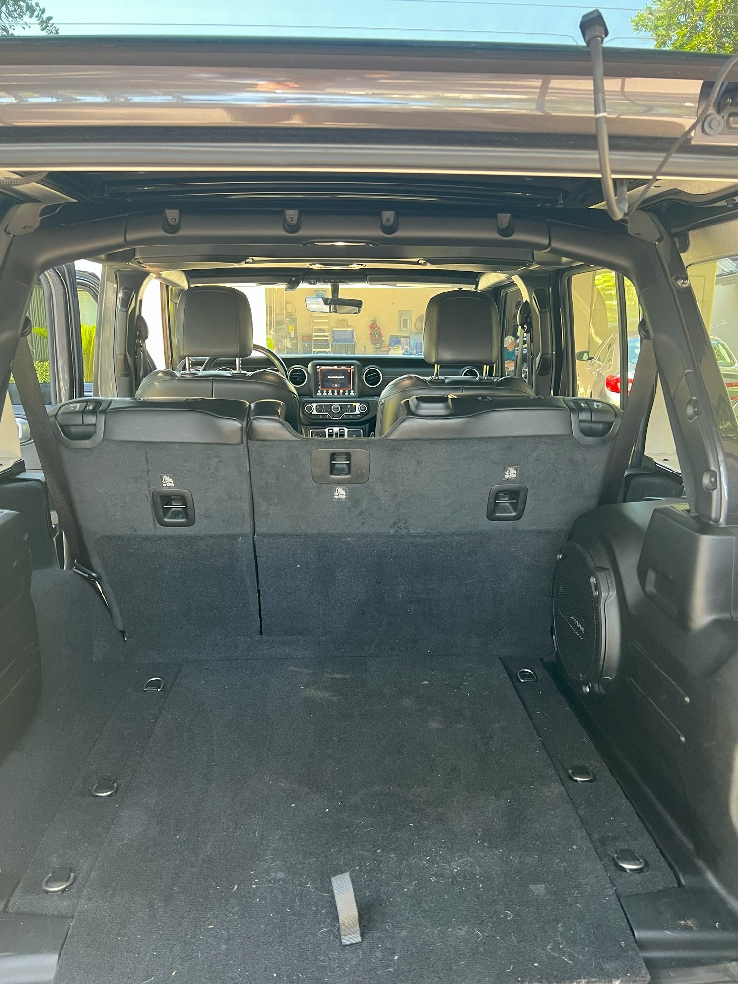 Used 2020 Jeep Wrangler Unlimited Sahara AWD/4WD image 5