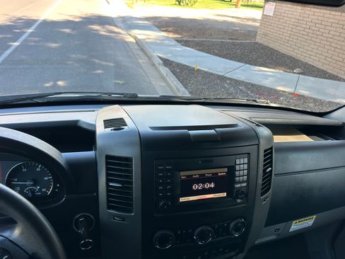 Used 2016 Mercedes-Benz Sprinter 2500 image 13