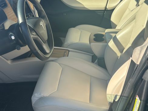 Used 2018 Tesla Model S 75D image 4