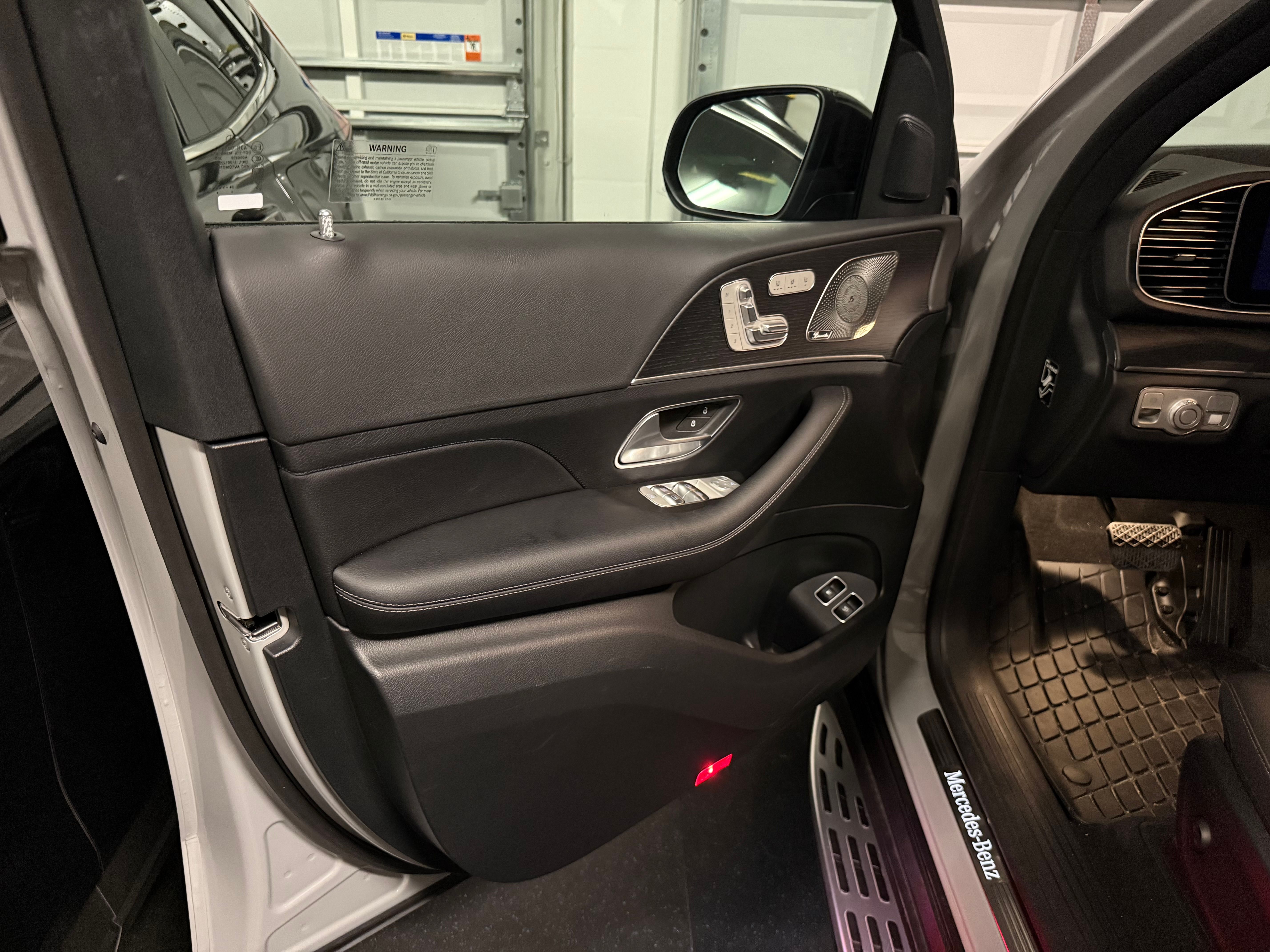 Used 2025 Mercedes-Benz GLE 450e 4MATIC image 2
