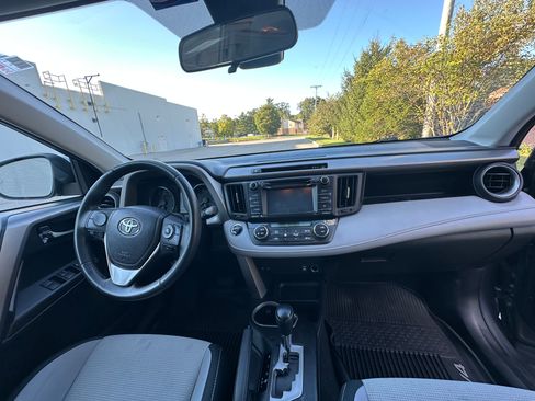 Used 2017 Toyota RAV4 XLE FWD image 15