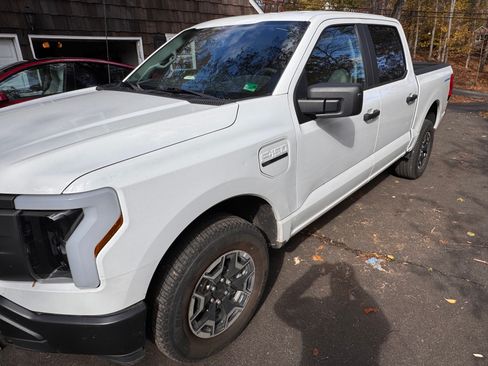 Used 2022 Ford F150 Lightning Pro image 2
